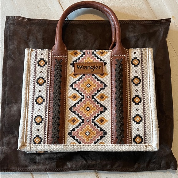 Wrangler Handbags - Wrangler Women's western Patterned Tote